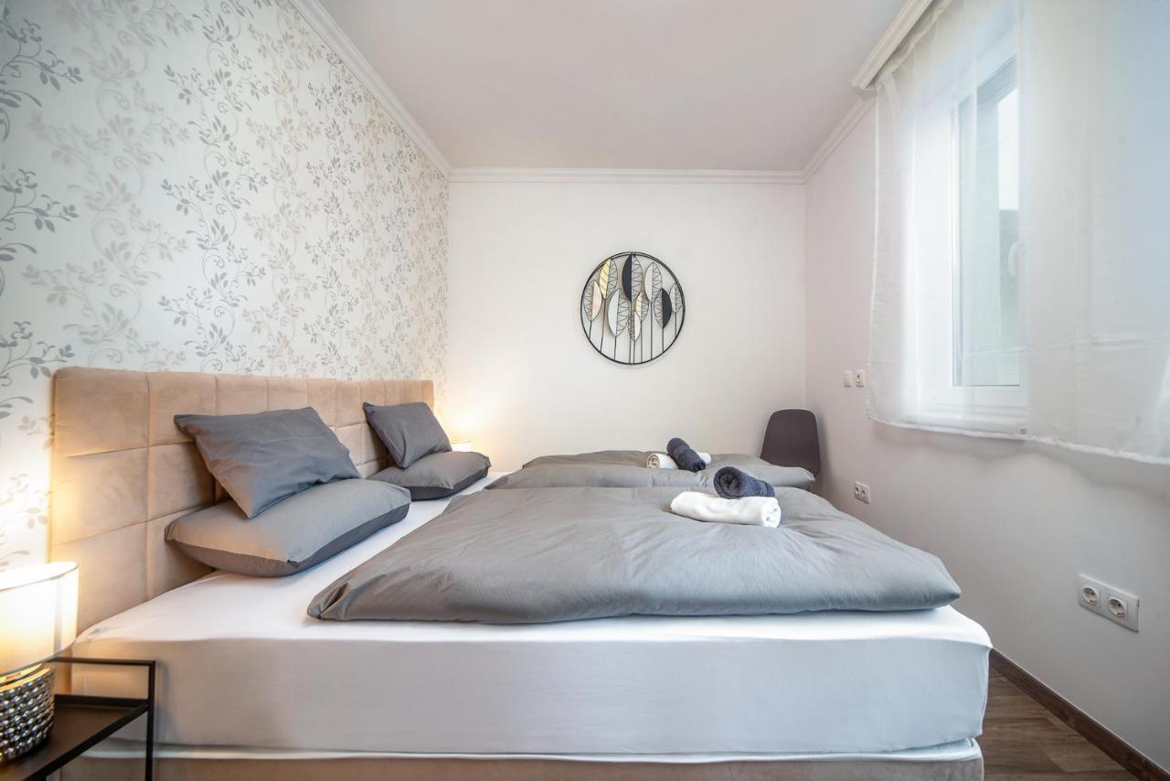 Grace Pine Apartment 3 Budapest Bagian luar foto