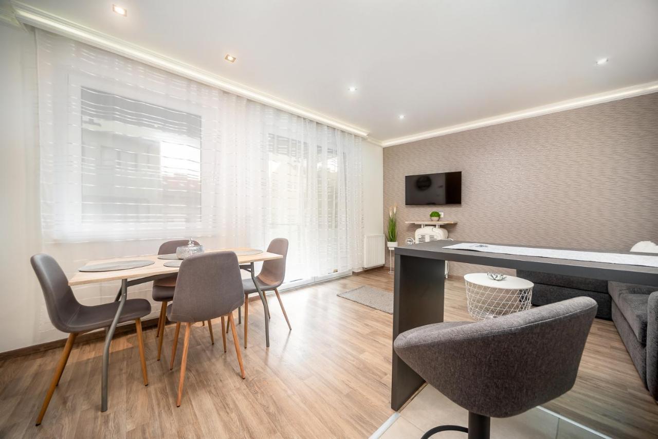 Grace Pine Apartment 3 Budapest Bagian luar foto