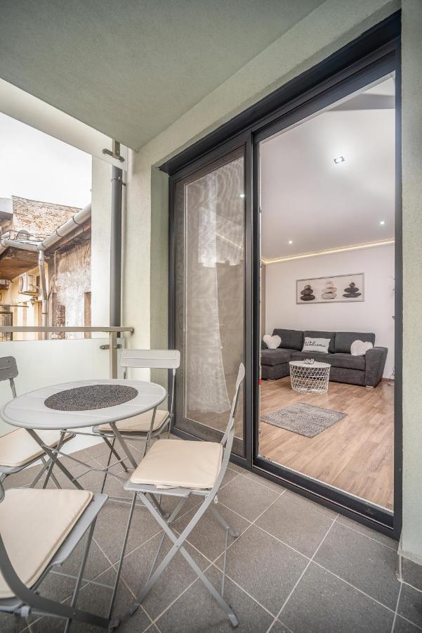 Grace Pine Apartment 3 Budapest Bagian luar foto