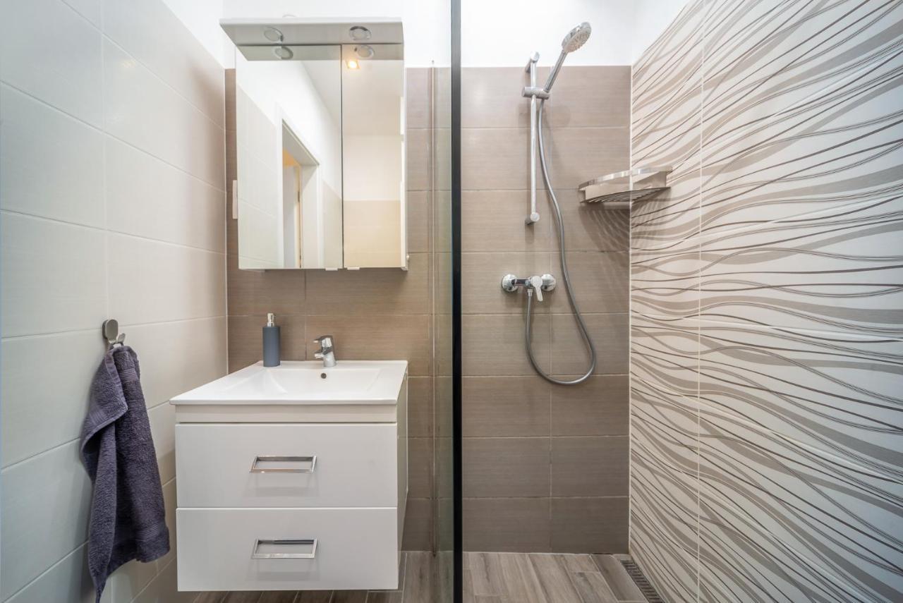 Grace Pine Apartment 3 Budapest Bagian luar foto