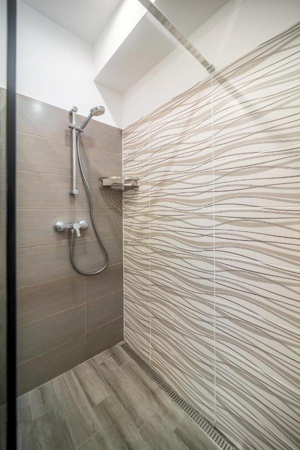 Grace Pine Apartment 3 Budapest Bagian luar foto