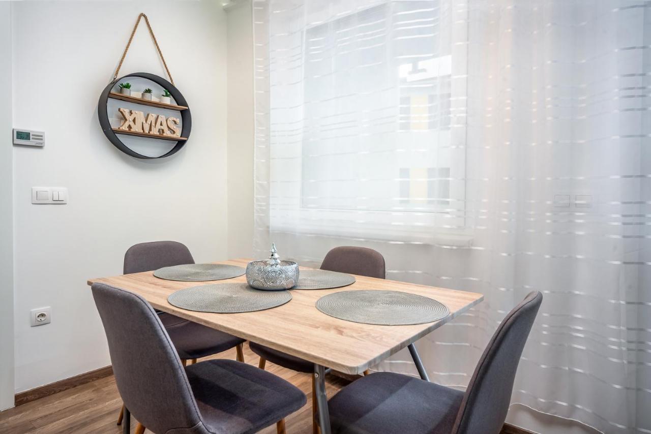 Grace Pine Apartment 3 Budapest Bagian luar foto